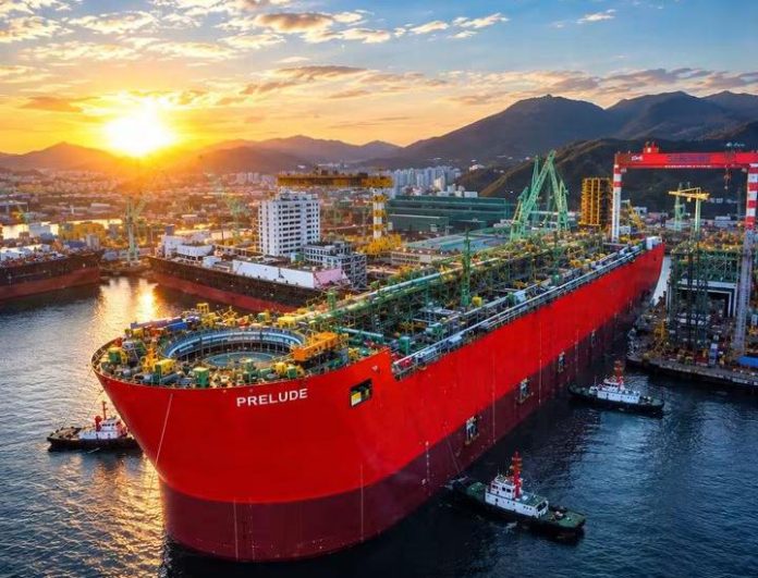 FOTO: Lebih berat dari 6 kapal induk! Inilah Prelude FLNG, Struktur terapung terbesar yang pernah dibuat manusia di atas lautan. (Ilustrasi) FOTO: Lebih berat dari 6 kapal induk! Inilah Prelude FLNG, Struktur terapung terbesar yang pernah dibuat manusia di atas lautan. (Ilustrasi)