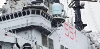 Kolonel Laut Fuad Hasan Komandan Pertama Kapal Induk Sriwijaya FOTO: Dek Anjungan Kapal Induk Giuseppe Garibaldi nantinya akan berganti nama menjadi KRI Sriwijaya. (Dok via Facebook)