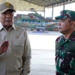 Panglima Kodau II Dampingi Menko Polkam RI, Tinjau Sukhoi hingga Keberangkatan FOTO: Penkodau II. Panglima Komando Daerah TNI Angkatan Udara II (Panglima Kodau II) Marsda TNI M. Untung Suropati, S.E., mendampingi Menteri Koordinator Bidang Politik dan Keamanan (Menko Polkam) RI Jenderal TNI (Purn.) Djamari Chaniago dalam rangkaian kegiatan di Lanud Sultan Hasanuddin, Maros, Sabtu (19/9/2026). (Dok TNI AU)