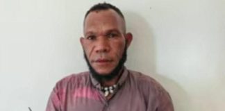 Wadanyon TPNPB-OPM Kodap 35 Bintang Timur Diringkus Aparat di Bandara Dekai FOTO: Wakil Komandan Batalyon (Wadanyon) TPNPB-OPM Kodap 35 Bintang Timur, Abdon Kisamdu, di Bandara Nop Goliat Dekai, Kabupaten Yahukimo, Papua Pegunungan, pada Sabtu (19/9/2026).