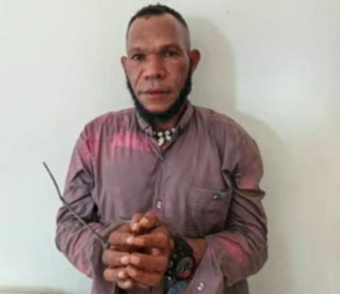 FOTO: Wakil Komandan Batalyon (Wadanyon) TPNPB-OPM Kodap 35 Bintang Timur, Abdon Kisamdu, di Bandara Nop Goliat Dekai, Kabupaten Yahukimo, Papua Pegunungan, pada Sabtu (19/9/2026).