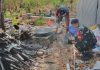 Langkah Dandim Wajo Berdayakan Warga, Ketua Relawan Setia Prabowo Dorong Jadi Model yang Bisa Direplikasi Babinsa Wajo Melakukan Pemberdayaan Bersama Warga dalam Pengelolaan Sampah (Foto/Ist)*