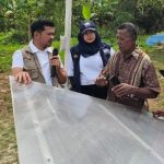 Tim Ekspedisi Patriot Unhas Perkenalkan Pengering Pala dan Alat Belajar Energi Surya di Fakfak Timur FOTO: Tim VII Ekspedisi Patriot Universitas Hasanuddin menggelar workshop Pojok Energi Surya Pala di Kantor Distrik Fakfak Timur, Kabupaten Fakfak, Papua Barat.