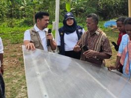 Tim Ekspedisi Patriot Unhas Perkenalkan Pengering Pala dan Alat Belajar Energi Surya di Fakfak Timur FOTO: Tim VII Ekspedisi Patriot Universitas Hasanuddin menggelar workshop Pojok Energi Surya Pala di Kantor Distrik Fakfak Timur, Kabupaten Fakfak, Papua Barat.