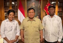 Dua Tokoh Perwakilan Masyarakat DOB Grimenawa, Diterima Presiden Prabowo di Hambalang FOTO: Presiden Prabowo Subianto menerima dua orang perwakilan masyarakat dari Kabupaten Jayapura, Papua. (Dok milik akun facebook Yulianus Dwaa)