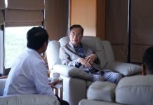 Unhas dan Busan Indonesia Center Korea Selatan Perkuat Kolaborasi Akademik dan Penelitian FOTO: Rektor Unhas Prof. Dr. Ir. Jamaluddin Jompa, M.Sc., bersama Presiden Busan Indonesia Center Prof. Kim Soo-il. Penandatanganan berlangsung di Ruang Rapat Rektor, Lantai 8 Gedung Rektorat Unhas, Senin (21/9).