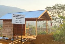 Gugatan HPL Pemkab Luwu Timur, Petani Laoli Minta Aktivitas PT IHIP Dihentikan FOTO: Papan bicara sengketa lahan antara Petani Laoli, Desa Harapan, Kecamatan Malili, Kabupaten Luwu Timur.