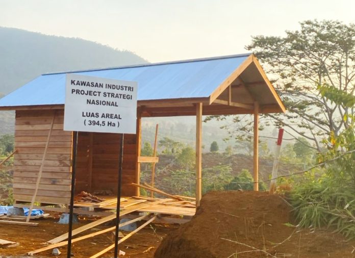 FOTO: Papan bicara sengketa lahan antara Petani Laoli, Desa Harapan, Kecamatan Malili, Kabupaten Luwu Timur. FOTO: Papan bicara sengketa lahan antara Petani Laoli, Desa Harapan, Kecamatan Malili, Kabupaten Luwu Timur.
