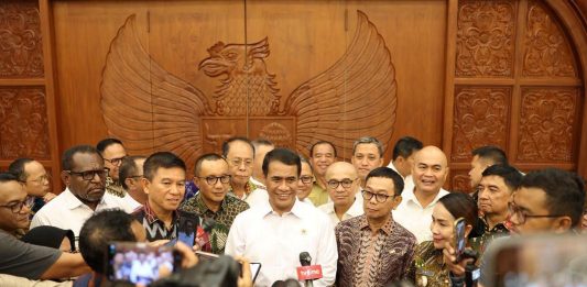 44 Bupati Kompak Dukung Mentan Amran Kembangkan Bioetanol Nasional FOTO: Menteri Pertanian Andi Amran Sulaiman saat memberikan keterangan pers. (Dok Kementan)