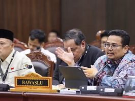 Sidang MK: Bawaslu Sebut Tidak ada Laporan Dugaan Pelanggaran Terkait Syarat Pendidikan Gibran FOTO: Badan Pengawas Pemilu (Bawaslu) RI menghadiri Sidang Perselisihan Hasil Pemilihan Umum Presiden dan Wakil Presiden di Mahkamah Konstitusi (MK) di Ruang Sidang Gedung MK, Jakarta, Rabu (23/9/2026). (Dok. Humas MK)