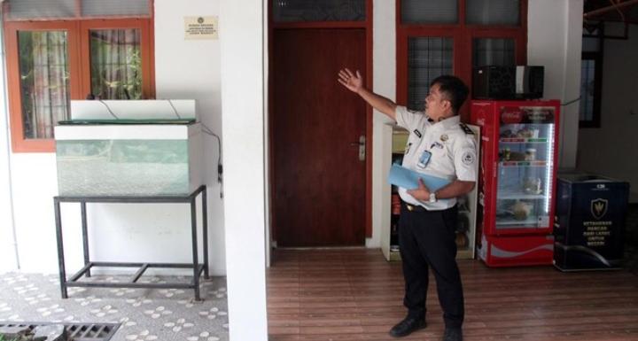 FOTO: Kepala Kantor Wilayah Ditjen PAS Jawa Barat Yudi Suseno menyatakan 11 rumah dinas tersebut disediakan bagi sejumlah pejabat, termasuk Kalapas Kelas IIA Cibinong. Pihaknya masih mendalami temuan Ombudsman serta akan menindak sesuai prosedur jika ditemukan pemanfaatan lokasi yang tidak sesuai. (ANTARA FOTO/Yulius Satria Wijaya)