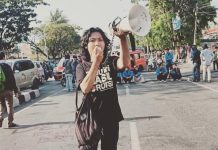 KPMB Sulsel Soroti Proyek Embung Desa Barua Desak Kejari Bantaeng Periksa Pejabat Dinas PUPR FOTO: Koalisi Pemuda dan Mahasiswa Bersatu (KPMB) SulSel saat menggelar aksi unjuk rasa.
