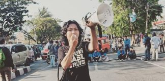 KPMB Sulsel Soroti Proyek Embung Desa Barua Desak Kejari Bantaeng Periksa Pejabat Dinas PUPR FOTO: Koalisi Pemuda dan Mahasiswa Bersatu (KPMB) SulSel saat menggelar aksi unjuk rasa.