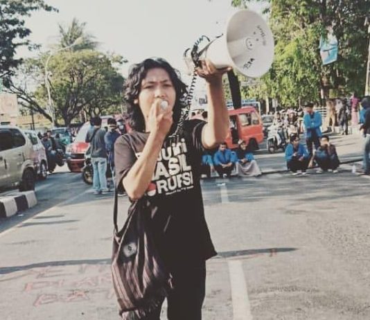 KPMB Sulsel Soroti Proyek Embung Desa Barua Desak Kejari Bantaeng Periksa Pejabat Dinas PUPR FOTO: Koalisi Pemuda dan Mahasiswa Bersatu (KPMB) SulSel saat menggelar aksi unjuk rasa.
