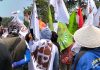 Petani Luwu Timur Desak Evaluasi Izin Tambang dan Perkebunan, DPRD Diminta Bentuk Pansus FOTO: Aliansi Tani Luwu Timur mendesak pemerintah menghentikan sementara pemberian dan perpanjangan izin pertambangan serta perkebunan di Kabupaten Luwu Timur, Sulawesi Selatan. Tuntutan tersebut disampaikan dalam aksi memperingati Hari Tani Nasional, Kamis (24/9/2026).