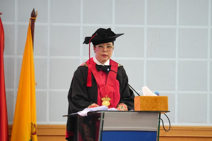 FOTO: Prof. Dr. Birkah Latif, S.H., M.H., LL.M., Mengikuti prosesi penerimaan anggota Dewan Profesor di Ruang Senat Lantai 2, Gedung Rektorat, Kampus Unhas Tamalanrea. Senin (28/09/2026) FOTO: Prof. Dr. Birkah Latif, S.H., M.H., LL.M., Mengikuti prosesi penerimaan anggota Dewan Profesor di Ruang Senat Lantai 2, Gedung Rektorat, Kampus Unhas Tamalanrea. Senin (28/09/2026)