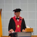 Jadi Guru Besar, Prof. Dr. Slamet Sampurno Soewondo: Perkembangan Pengetahuan Dokter Asing di Indonesia FOTO: Prof. Dr. Slamet Sampurno Soewondo, S.H., M.H., D.F.M., Mengikuti prosesi penerimaan anggota Dewan Profesor di Ruang Senat Lantai 2, Gedung Rektorat, Kampus Unhas Tamalanrea. Senin (28/09/2026)