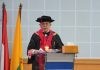 Jadi Guru Besar, Prof Aswanto: “Tindak Pidana Korupsi sebagai Pelanggaran Hak Asasi Manusia” FOTO: Prof. Dr. Aswanto, Mengikuti prosesi penerimaan anggota Dewan Profesor di Ruang Senat Lantai 2, Gedung Rektorat, Kampus Unhas Tamalanrea. Senin (28/09/2026)