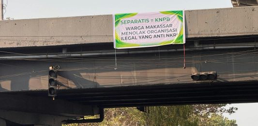 Berafiliasi dengan Kelompok OPM: Beredar Spanduk Tolak Keberadaan Konsulat KNPB di Makassar FOTO: "Separatis = KNPB, Warga Makassar menolak organisasi ilegal yang anti NKRI," tulisan di kawasan jembatan flyover, Jalan Urip Sumoharjo, Km 4.