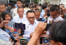 WNI yang Berkacamata Bisa Masuk TNI/Polri, Menko Polkam: Asal Pintar FOTO: Menteri Koordinator Bidang Politik dan Keamanan Jenderal TNI (Purn.) Prof. Dr. Dudung Abdurachman saat memberikan keterangan pers usai menghadiri kegiatan di Istana Negara, Rabu (7/10/2026). (Dok. Kemenko Polkam RI)