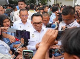 WNI yang Berkacamata Bisa Masuk TNI/Polri, Menko Polkam: Asal Pintar FOTO: Menteri Koordinator Bidang Politik dan Keamanan Jenderal TNI (Purn.) Prof. Dr. Dudung Abdurachman saat memberikan keterangan pers usai menghadiri kegiatan di Istana Negara, Rabu (7/10/2026). (Dok. Kemenko Polkam RI)