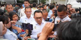 WNI yang Berkacamata Bisa Masuk TNI/Polri, Menko Polkam: Asal Pintar FOTO: Menteri Koordinator Bidang Politik dan Keamanan Jenderal TNI (Purn.) Prof. Dr. Dudung Abdurachman saat memberikan keterangan pers usai menghadiri kegiatan di Istana Negara, Rabu (7/10/2026). (Dok. Kemenko Polkam RI)