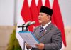 Presiden Prabowo Lantik Empat Wakil Menteri, Kepala BNPB, serta Kepala dan Wakil Kepala BPGMN FOTO: Presiden Prabowo Subianto saat melantik empat wakil menteri Kabinet Merah Putih, Kepala Badan Nasional Penanggulangan Bencana (BNPB), serta Kepala dan Wakil Kepala Badan Pengelolaan Gambut dan Mangrove Nasional (BPGMN) di Istana Negara, Jakarta, Kamis (15/10/2026). (Sumber: BPMI Setpres)