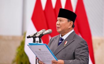 Presiden Prabowo Lantik Empat Wakil Menteri, Kepala BNPB, serta Kepala dan Wakil Kepala BPGMN FOTO: Presiden Prabowo Subianto saat melantik empat wakil menteri Kabinet Merah Putih, Kepala Badan Nasional Penanggulangan Bencana (BNPB), serta Kepala dan Wakil Kepala Badan Pengelolaan Gambut dan Mangrove Nasional (BPGMN) di Istana Negara, Jakarta, Kamis (15/10/2026). (Sumber: BPMI Setpres)