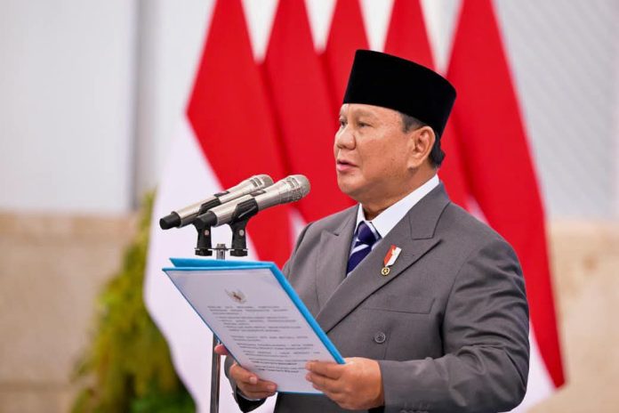 FOTO: Presiden Prabowo Subianto saat melantik empat wakil menteri Kabinet Merah Putih, Kepala Badan Nasional Penanggulangan Bencana (BNPB), serta Kepala dan Wakil Kepala Badan Pengelolaan Gambut dan Mangrove Nasional (BPGMN) di Istana Negara, Jakarta, Kamis (15/10/2026). (Sumber: BPMI Setpres) FOTO: Presiden Prabowo Subianto saat melantik empat wakil menteri Kabinet Merah Putih, Kepala Badan Nasional Penanggulangan Bencana (BNPB), serta Kepala dan Wakil Kepala Badan Pengelolaan Gambut dan Mangrove Nasional (BPGMN) di Istana Negara, Jakarta, Kamis (15/10/2026). (Sumber: BPMI Setpres)