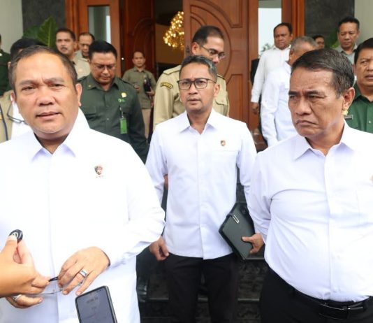 Kabareskrim Tegas Usut Tuntas Mafia Pangan, Tindak Lanjuti Laporan Mentan Amran FOTO: Kepala Bareskrim Polri Komjen Pol. Asep Safrudin dan Menteri Pertanian (Mentan) Andi Amran Sulaiman. (Kementan)