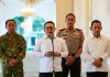 Presiden Prabowo Instruksikan Penanganan Karhutla Lebih Masif dan Terpadu FOTO: Menteri Koordinator Bidang Politik dan Keamanan Dudung Abdurachman saat memberikan keterangan pers. (Sumber: BPMI Setpres)