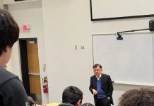 JK di NIU: Transisi Energi Hijau Tak Mudah, Butuh Kolaborasi Pemerintah dan Dunia Usaha FOTO: Wakil Presiden ke-10 dan ke-12 RI, Jusuf Kalla (JK) di Northern Illinois University (NIU), DeKalb, Illinois, Amerika Serikat, Selasa pagi, 20 Oktober 2026, waktu setempat. (Dok. Husain Abdullah)