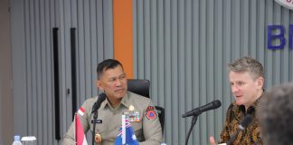 Kepala BNPB Terima Kunjungan Dubes Australia Membahas Situasi Karhutla di Wilayah Indonesia FOTO: Kepala Badan Nasional Penanggulangan Bencana (BNPB) Letnan Jenderal TNI Kristomei Sianturi menerima kunjungan kehormatan Duta Besar (Dubes) Australia untuk Indonesia, H.E. Roderick Brazier, beserta delegasi New South Wales Rural Fire Service (NSW RFS) dan National Emergency Management Agency (NEMA) Australia di INA DRTG, Sentul, Jawa Barat, pada Senin (26/10/2026). (Dok.BNPB)