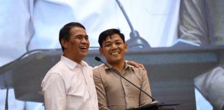 Mentan Amran Siapkan Rp300 Miliar untuk Benih Jagung Pakan, Perkuat Peternakan dari Hulu ke Hilir FOTO: Menteri Pertanian (Mentan) Andi Amran Sulaiman saat berdialog dengan salah satu mahasiswa. (Dok. Kementan)