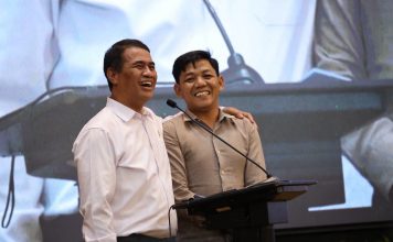 Mentan Amran Siapkan Rp300 Miliar untuk Benih Jagung Pakan, Perkuat Peternakan dari Hulu ke Hilir FOTO: Menteri Pertanian (Mentan) Andi Amran Sulaiman saat berdialog dengan salah satu mahasiswa. (Dok. Kementan)