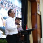 Mentan Amran Sebut Ada Middle Man di Peternakan: Kami Tindak Tegas! FOTO: Menteri Pertanian (Mentan) Andi Amran Sulaiman saat berdialog dengan pengusaha peternak ayam. (Dok. Kementan)