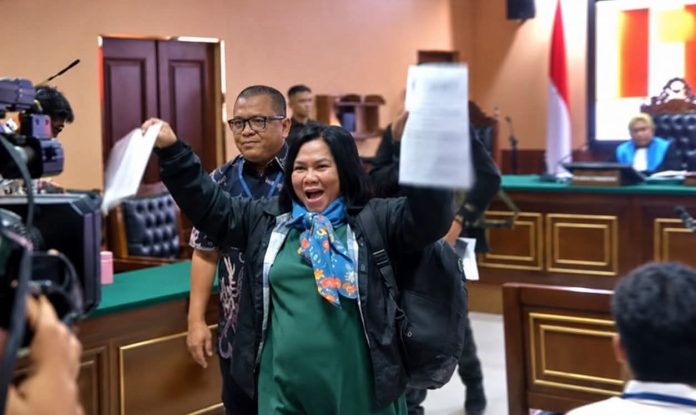 FOTO: Mercy Sihombing saat meninggalkan ruang Pengadilan Tata Usaha Negara (PTUN) Jakarta berlangsung panas, Kamis (29/10/2026). (Dok via media sosial) FOTO: Mercy Sihombing saat meninggalkan ruang Pengadilan Tata Usaha Negara (PTUN) Jakarta berlangsung panas, Kamis (29/10/2026). (Dok via media sosial)