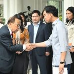 Terima Father of Asian EV Asal Magelang, Wapres Dorong Inovasi Kendaraan Listrik Karya Anak Bangsa FOTO: Wakil Presiden (Wapres) Gibran Rakabuming menerima Prof. Ching-Chuen Chan, akademisi kelahiran Magelang yang menjabat sebagai Distinguished Chair Professor of Electric Vehicles and Smart Energy di Hong Kong Polytechnic University, di Istana Wakil Presiden, Jakarta, Rabu (28/10/2026). (Sumber: BPMI Setwapres)