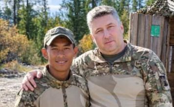 Warga Kepulauan Riau Tewas di Rusia FOTO: Rendi Aprianto (30) warga asal Kabupaten Natuna, Kepulauan Riau saat bersama tentara Rusia. (Ist)