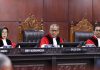 Sidang Sengketa di MK, KPU Mengaku PKPU Memudahkan Pencalonan Gibran Cawapres FOTO: Sidang PHPU itu di pimpin Prof. Dr. Saldi Isra, Wakil Ketua/Hakim Ketua Panel, Anggota Panel Hakim Didampingi oleh Hakim Konstitusi Adies Kadir dan Hakim Konstitusi Liliek Prisbawono Adi. (Ist)