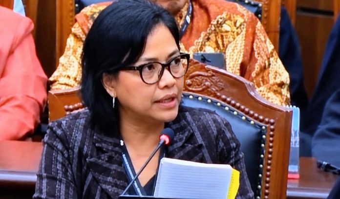 FOTO: Bivitri Susanti saat memberikan keterangan sebagai ahli di Mahkamah Konstitusi (MK) sidang perkara Perselisihan Hasil Pemilihan Umum (PHPU) 2024. Rabu (30/10/2026)