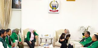 Audiensi dengan Wagub Sulsel, KAHMI Perkenalkan Rencana Pembangunan Graha Hijau Hitam FOTO: Majelis Wilayah Korps Alumni Himpunan Mahasiswa Islam (MW KAHMI) Sulawesi Selatan menemui Wakil Gubernur Sulsel Hj. Fatmawati Rusdi dalam audiensi di Rumah Jabatan Wakil Gubernur, Jalan Yusuf Dg. Ngawing, Makassar, Kamis (1/10/2026).
