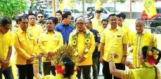 IAS Puji Kepemimpinan Basli Ali Antar Golkar Terus Berjaya di Kabupaten Kepulauan Selayar FOTO: Ilham Arief Sirajuddin (IAS) didampingi Sekertaris DPD I Golkar Sulsel Rahman Pina di Kabupaten Kepulauan Selayar.