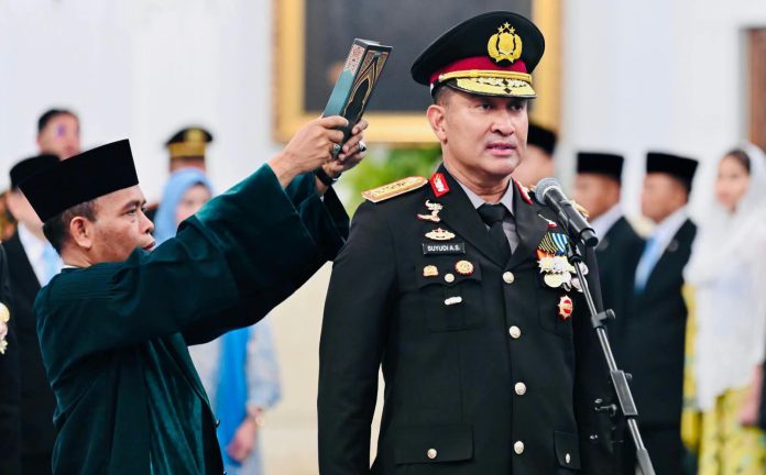 FOTO: Kepala Kepolisian Negara Republik Indonesia Jenderal Polisi Suyudi Ario Seto saat dilantik Presiden Prabowo Subianto di Istana Negara, Jakarta Pusat, Kamis (1/10). (Dok. Seskab) FOTO: Kepala Kepolisian Negara Republik Indonesia Jenderal Polisi Suyudi Ario Seto saat dilantik Presiden Prabowo Subianto di Istana Negara, Jakarta Pusat, Kamis (1/10). (Dok. Seskab)