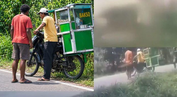 FOTO: Diduga para pelaku saat melakukan aksi penikaman terhadap Kole Lasari alias Ari (34) pedagang bakso keliling di Jalan J.B Wenas, Kampung Wesama, Distrik Wesaput, Wamena, Papua, Rabu, 30 September 2026 sekitar pukul 13.30 WIT. (ist)