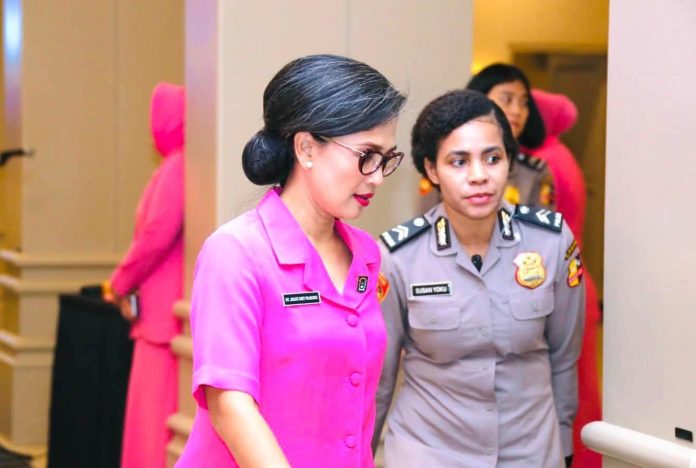 FOTO: Briptu S Vallen Morin, Ajudan dari Juliati Sapta Dewi Magdalena yang akrab disapa Diana Listyo. (Dok. Pribadi) FOTO: Briptu S Vallen Morin, Ajudan dari Juliati Sapta Dewi Magdalena yang akrab disapa Diana Listyo. (Dok. Pribadi)
