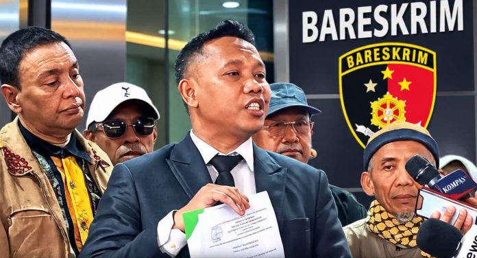 FOTO: Ilustrasi Ahmad Khozinudin saat melaporkan di Bareskrim Polri.