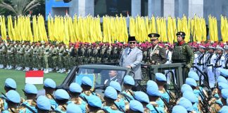 81 Tahun TNI Mengabdi Kepada Bangsa dan Negara FOTO: Presiden Prabowo Subianto memimpin Upacara Peringatan Hari Ulang Tahun ke-81 Tentara Nasional Indonesia (TNI) di Lapangan PRIMA, Markas Besar TNI, Cilangkap, Jakarta, Senin, 5 Oktober 2026. (DOK Seskab)
