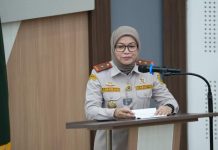 Karantina Goes to Campus 2026 di Unhas, Soroti Pentingnya Biosekuriti FOTO: Kepala Balai Besar Karantina Hewan, Ikan dan Tumbuhan Sulawesi Selatan, Ir. Sitti Chadidjah, M.Si., dalam kegiatan Karantina Goes to Campus 2026 berlangsung di Aula Arsjad Rasyid, Kampus Unhas Tamalanrea, Makassar, Selasa (6/10).