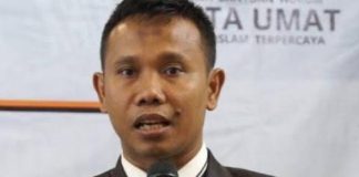 Putusan MK: Dasar Melaporkan Pidana Gibran dan Mengadu ke DPR untuk Mengaktifkan Pasal Pemakzulan FOTO: Ahmad Khozinudin, S.H. Advokat, Koordinator Tim Advokasi Penegak Etika, Moral & Integritas Bangsa. (ist)